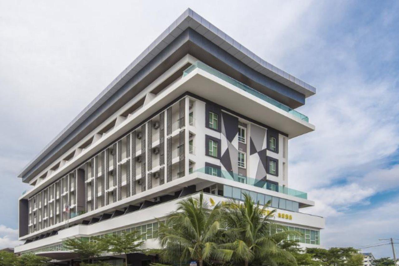 Marvelux Hotel Malacca Exterior foto